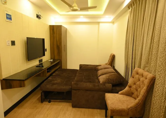 Meenakshi Inn