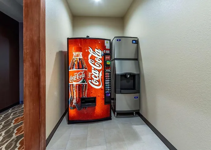 Comfort Inn & Suites Harrah