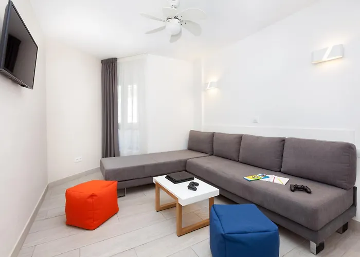 Playaolid Suites & Apartments