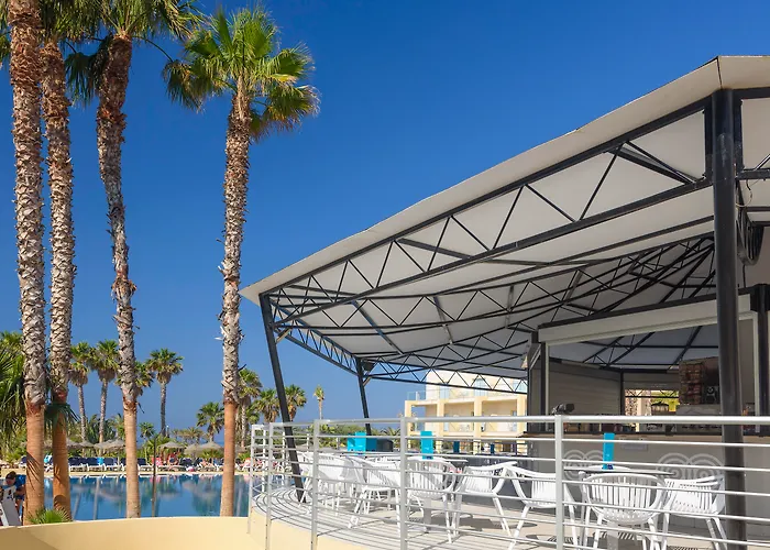 Cabogata Beach Hotel