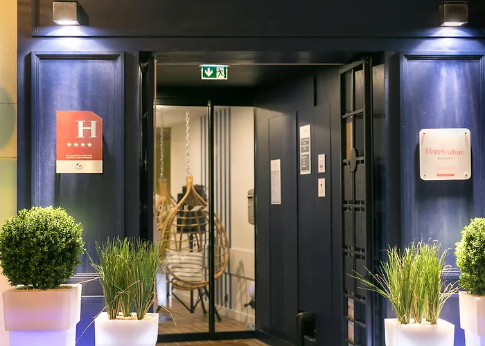 The Deck Hotel By Happyculture