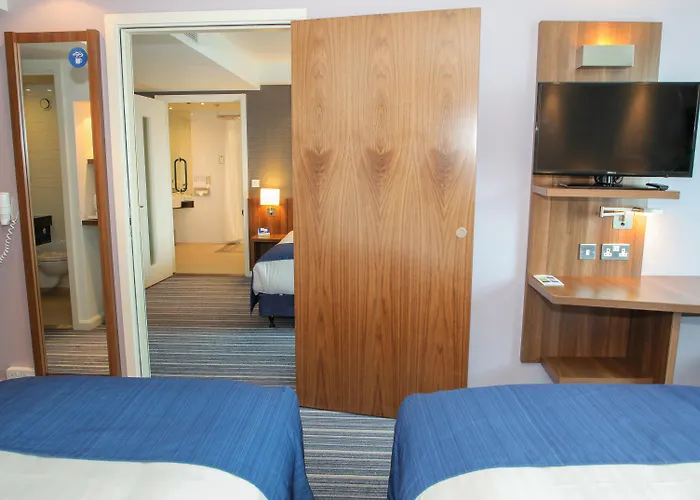 Holiday Inn Express London Heathrow T5 By Ihg