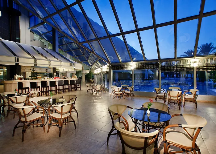 Queen'S Park Resort Goeynuek