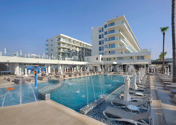 Nelia Beach Hotel & Spa