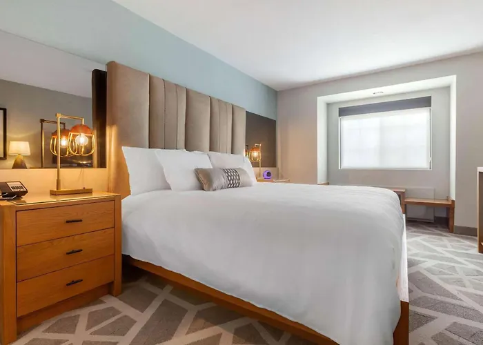 La Quinta Inn & Suites By Wyndham Tempe University, Phoenix