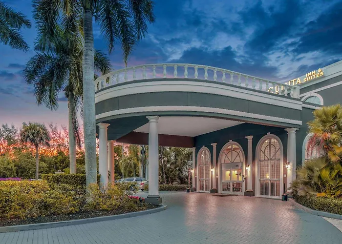La Quinta By Wyndham Naples Downtown Hotel
