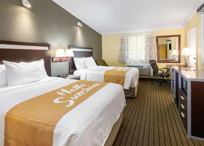 Days Inn By Wyndham Nanuet / Spring Valley