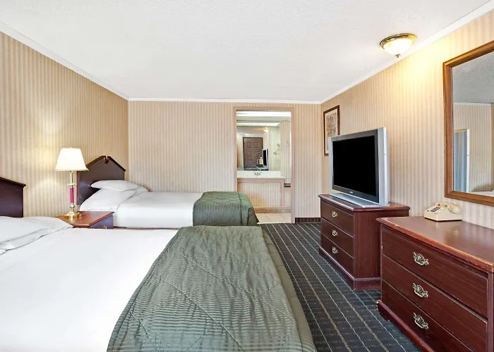 Knights Inn - Madison Heights