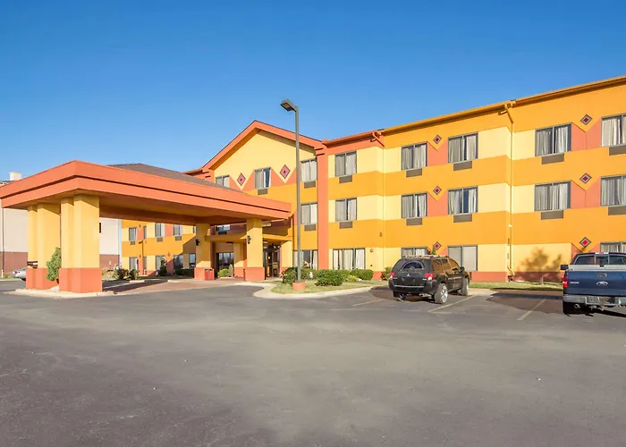 Quality Inn & Suites Midamerica Industrial Park Area