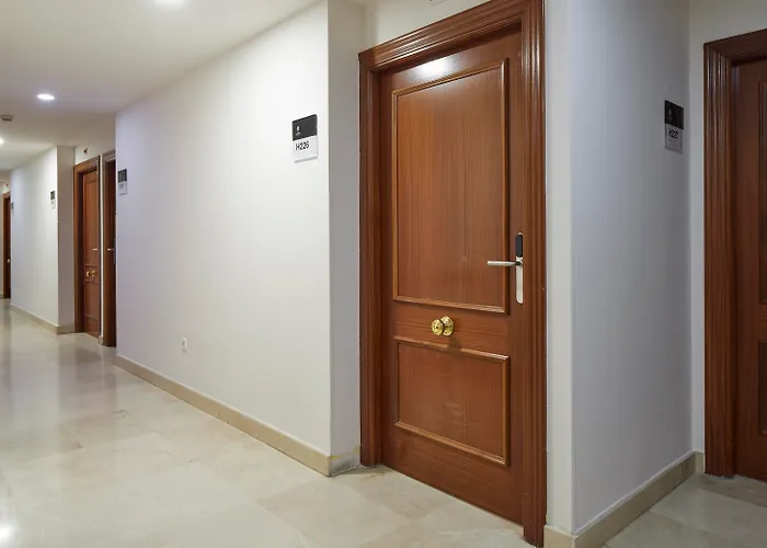 Hotel Logroño Avda de Madrid 25