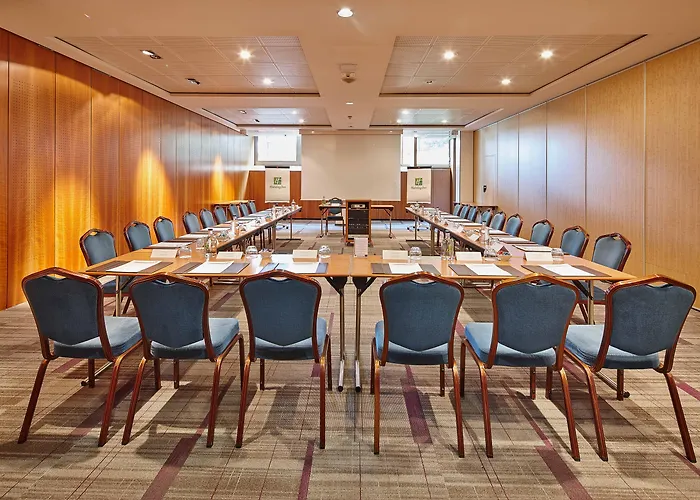Doubletree By Hilton Paris Bougival