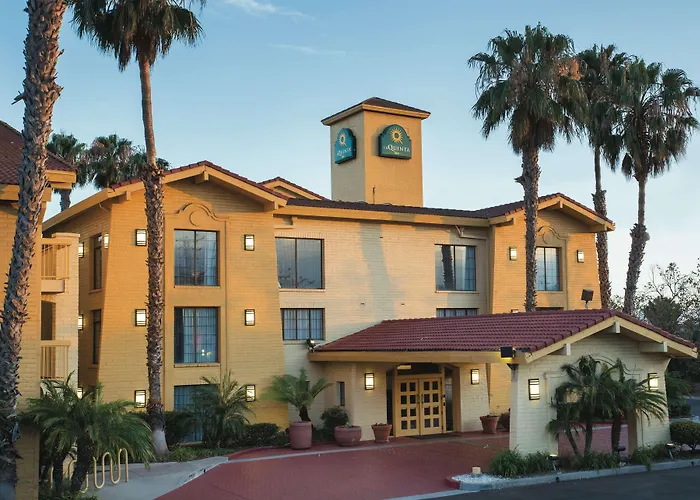 La Quinta Inn & Suites By Wyndham Ventura