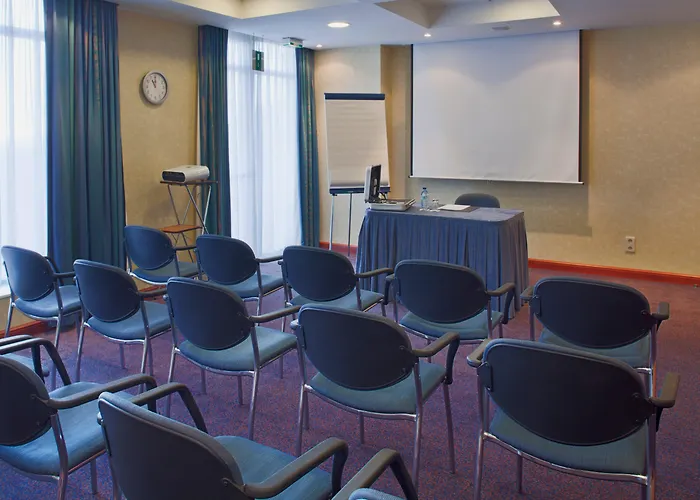 Holiday Inn Calais - Centre Car Ferry By Ihg