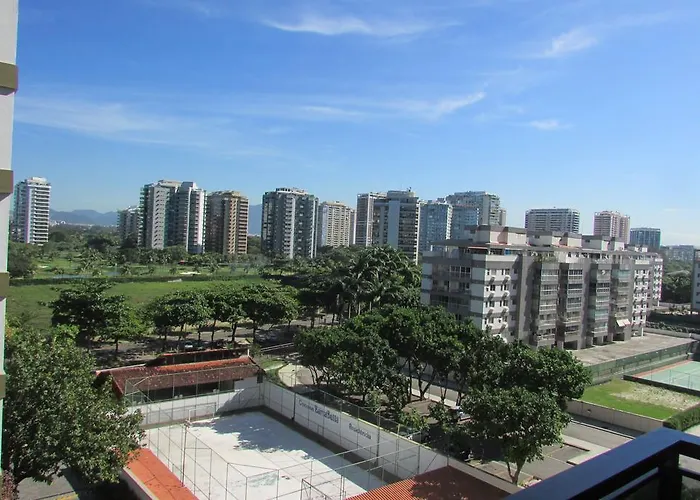 Lindo apto no Barrabela, todo equipado, com arcondicionados split novos no quarto e na sala, limpíssimo, cheiroso, novinho, condomínio em frente à praia, com piscina aquecida, sauna, quadra, academia, lavanderia, salão de beleza, restaurantes, mercad