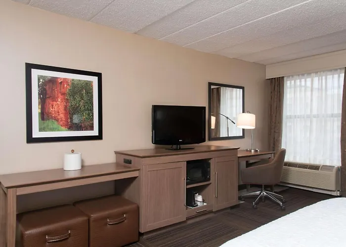 Hampton Inn Columbus/Taylorsville