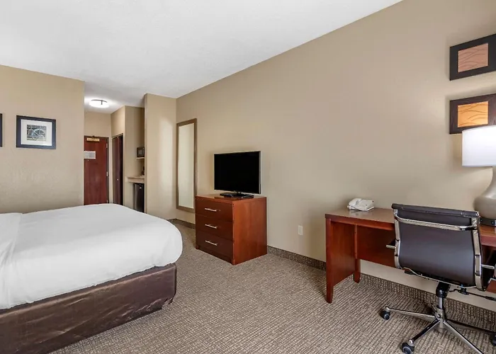 Comfort Inn & Suites St Louis-O'Fallon
