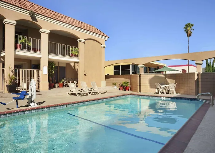 Howard Johnson By Wyndham Buena Park