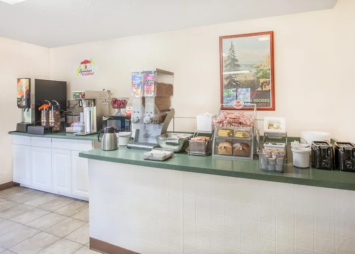 Super 8 By Wyndham Houghton Lake