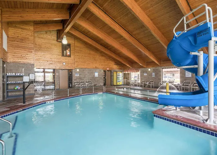 Americinn By Wyndham Fargo West Acres