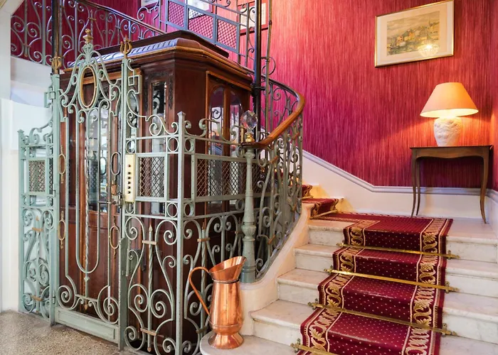 The Originals Boutique, Hôtel Terminus, Bourg-en-Bresse Gare (Qualys-Hotel)