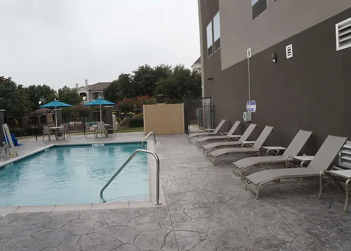 La Quinta Inn & Suites By Wyndham Dfw Airport West-Glade