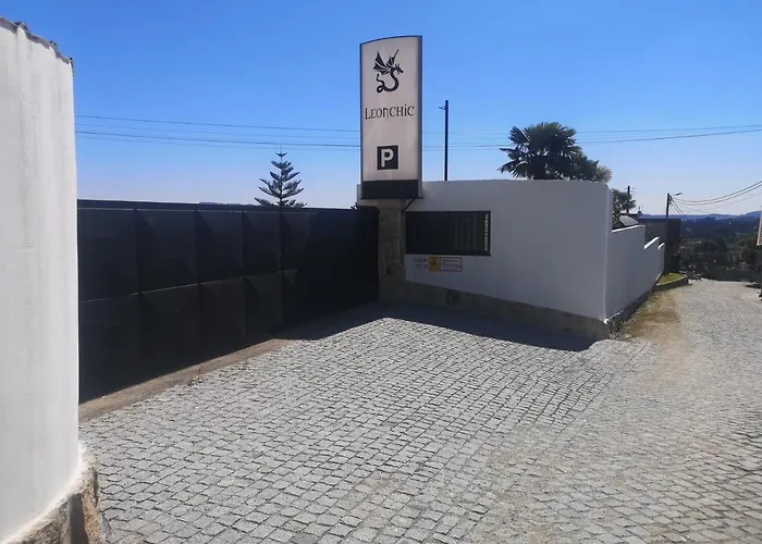 Leonchic - Guest House com Piscina de Água Salgada
