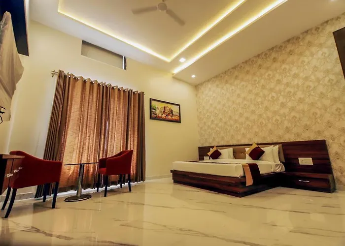 Amarvilas Hotel & Resort