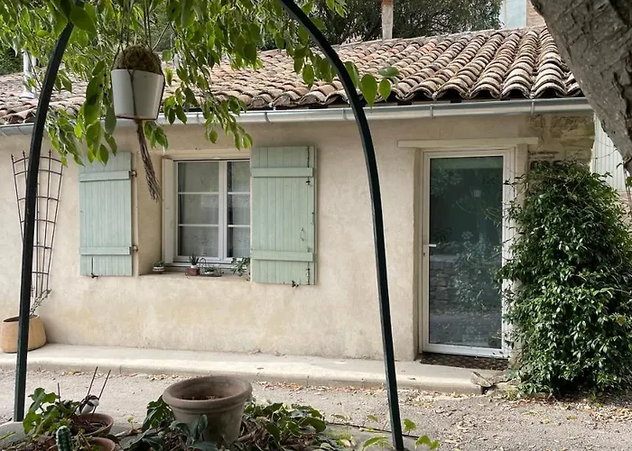 Chambre indépendante au Joli Mazet à Nîmes idéalement situé entre la garrigue et la ville