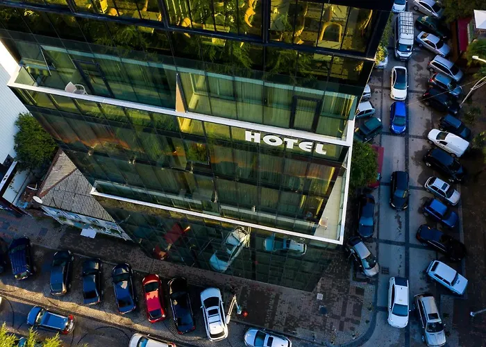Hotel Green Glass