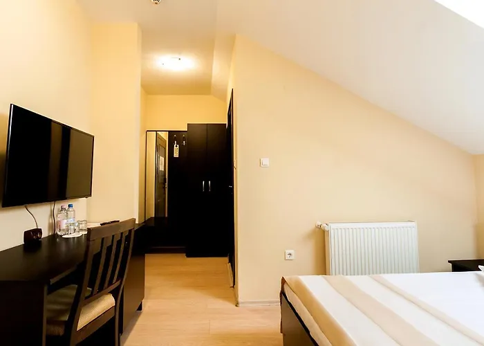 Astoria Hotel & Restaurant