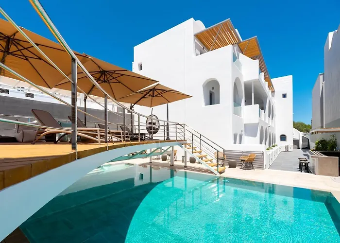 Deluxe Suites Santorini Fira 