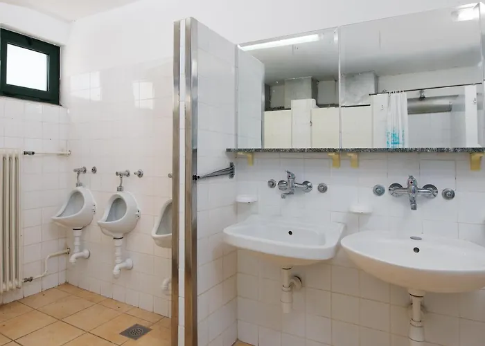 Hotel Kraljevica - Zajednicka Kupaonica - Shared Bathroom