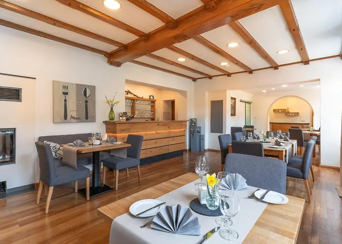 Hotel- Weingut- Moselloreley
