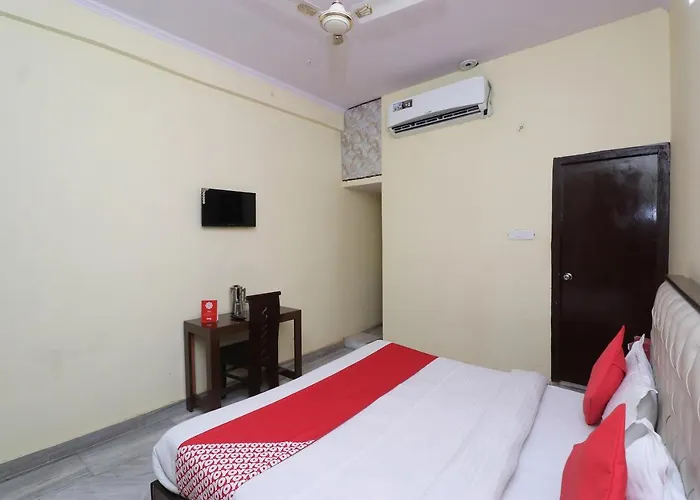 Oyo Hotel Ayaan