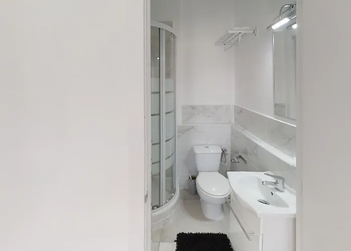 Vv Las Buganvillas Maspalomas - Cocina Y Habitaciones Con Banos Privados