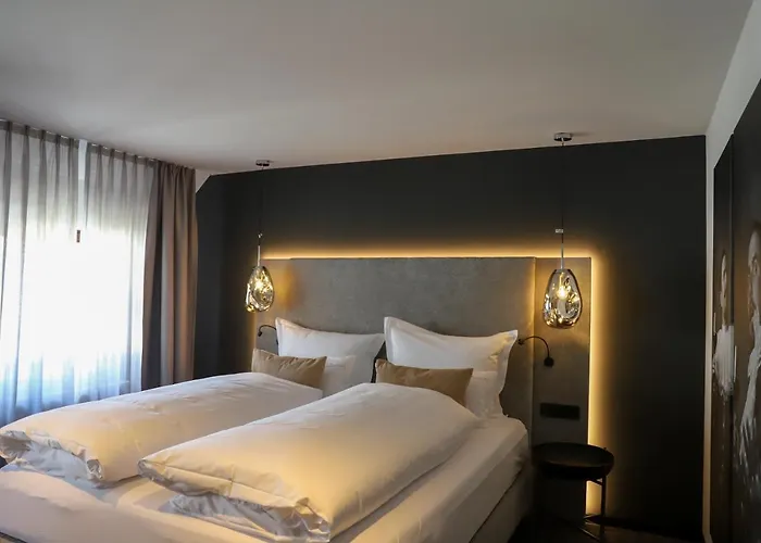 Boutiquehotel Burg Adenbach & Alter Weinbau