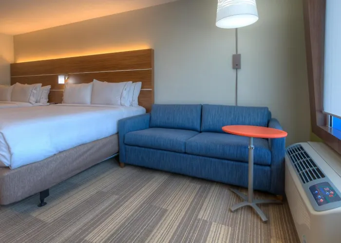 Holiday Inn Express & Suites Tulsa Midtown By Ihg