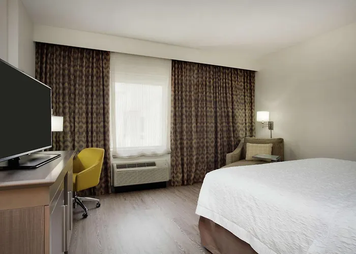Hampton Inn&Suites Miami Wynwood Design District, FL