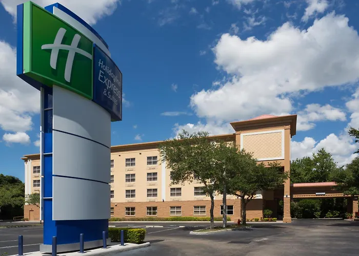 Holiday Inn Express & Suites Plant City By Ihg