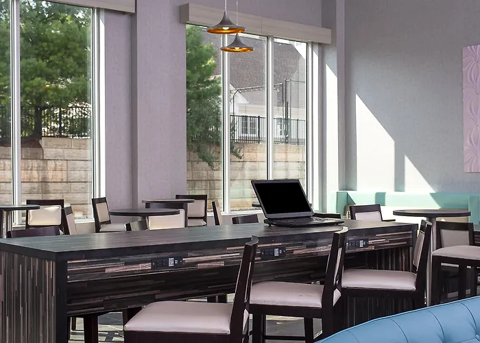 Holiday Inn Express & Suites Norwood By Ihg
