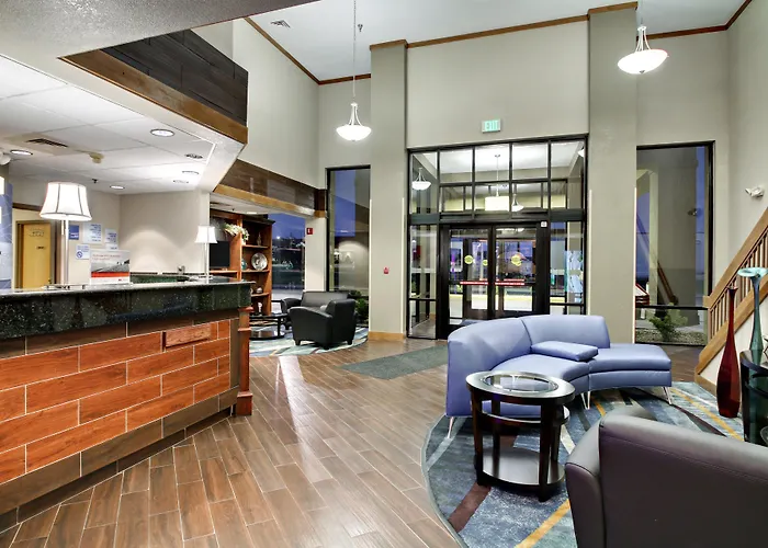 Holiday Inn Express Marshfield - Springfield Area By Ihg