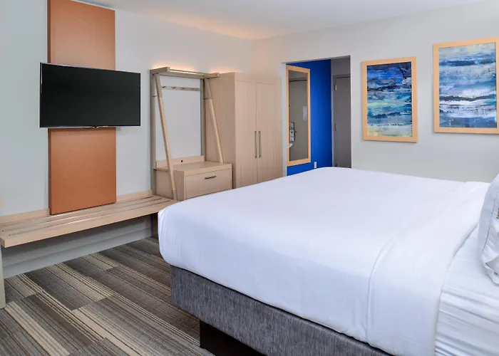 Holiday Inn Express & Suites - Southgate - Detroit Area By Ihg