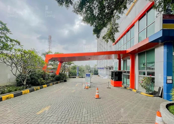 Redliving Apartemen Easton Park Jatinangor - Rajes Room