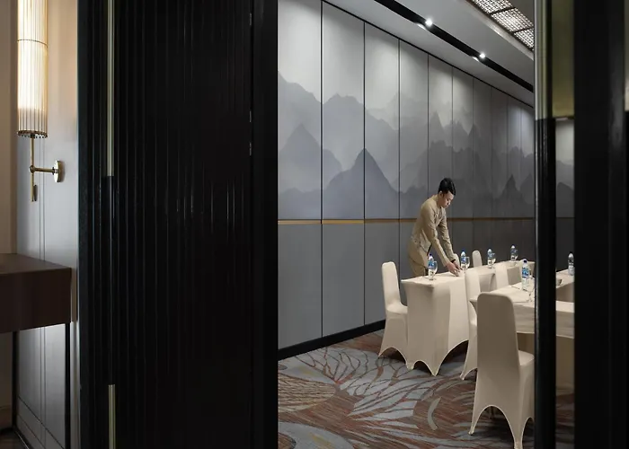 Hotel Santika Premiere Padang