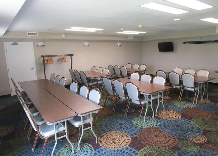 Surestay Plus Hotel By Best Western Watertown