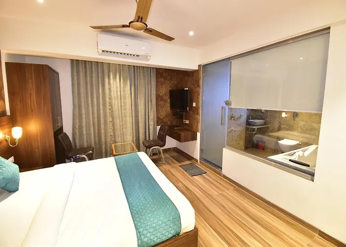 Hotel Candor Amigo Airoli Mind Space