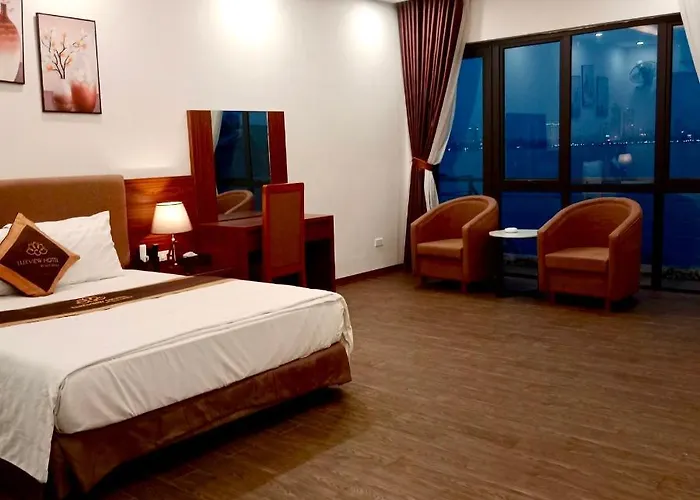 LuxTel Hotel Tây Hồ