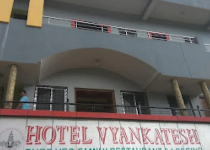 Hotel Vyankatesh Washiim