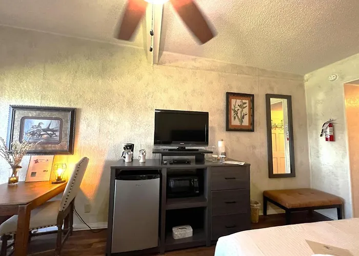 Gr7 - Mountain Harbor Queen Guest Room On Lake Ouachita