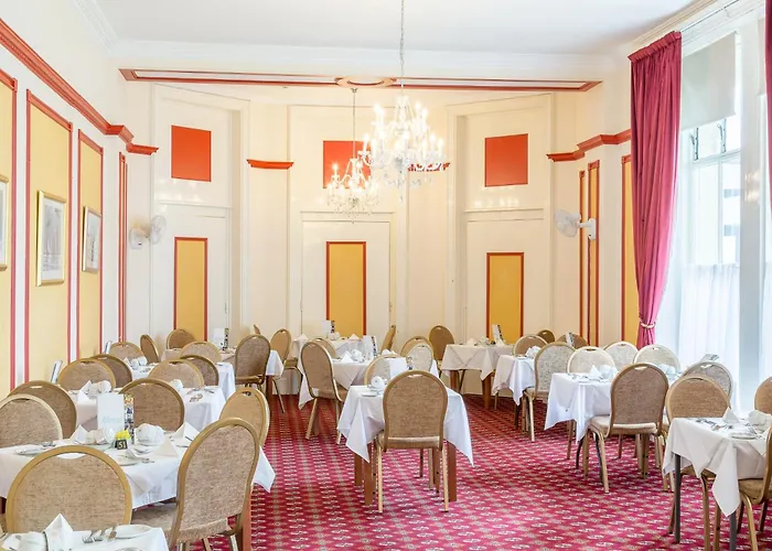 Queens Hotel